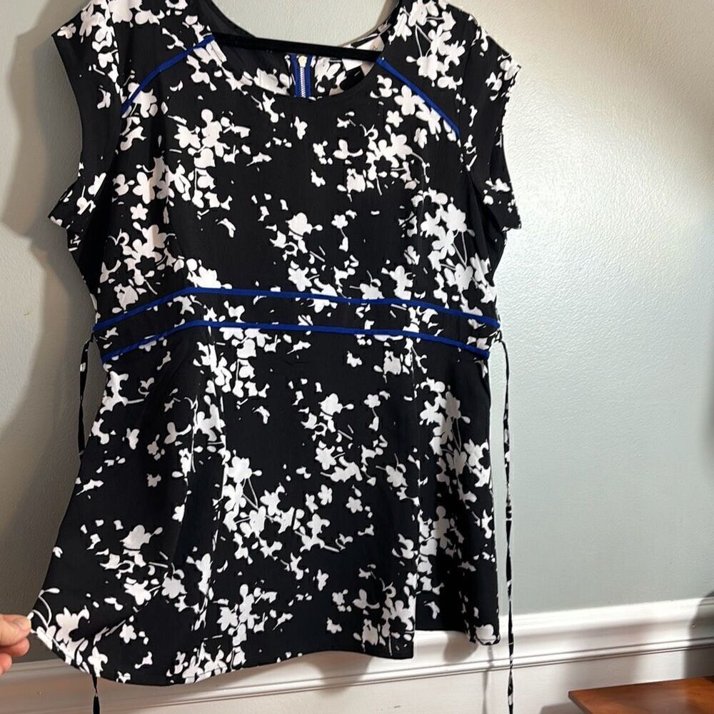 Motherhood Maternity scoop neck cap sleeve black & white w blue trim tunic XL
